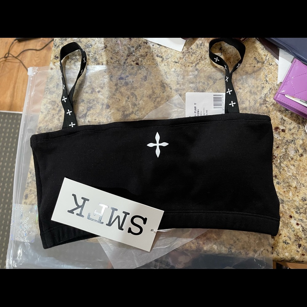 SMFK black crop top brand new with tag